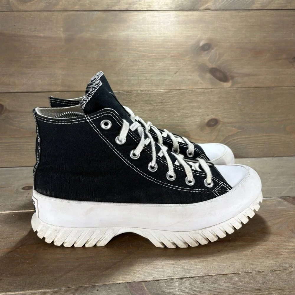 Converse Chuck Taylor Lugged Womens size 8 shoes Black White Platform sneakers
